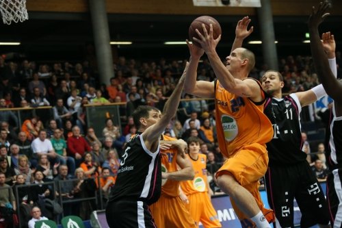 Ex-Wolf Steve Wachalski kehrt am Samstag mit den Telekom Baskets Bonn in den Wolfsbau zurück