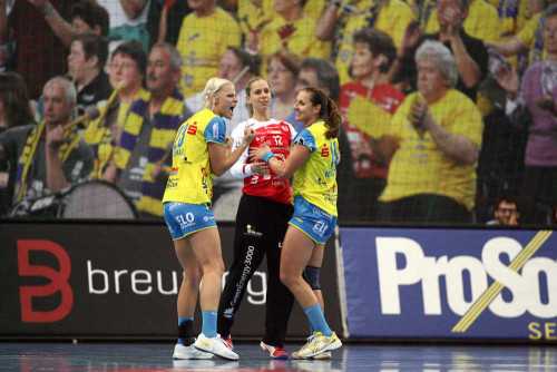 SBR_20150919_HCL-Buxtehude_151_2 - Shenia Minevskaja, Katja Kramarczyk, Karolina Kudlacz-Gloc