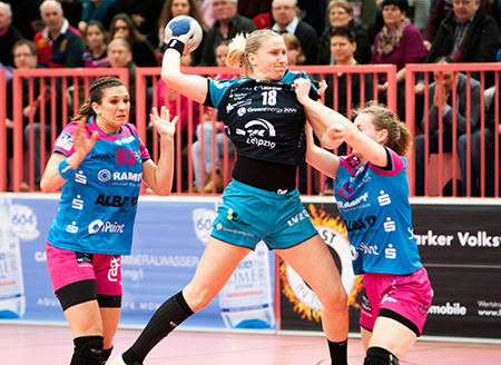 Handball EHF-Cup, TuS Metzingen vs. HC Leipzig am 19.02.2016 in Tübingen - Saskia Lang (18) - Foto: Sebastian Brauner