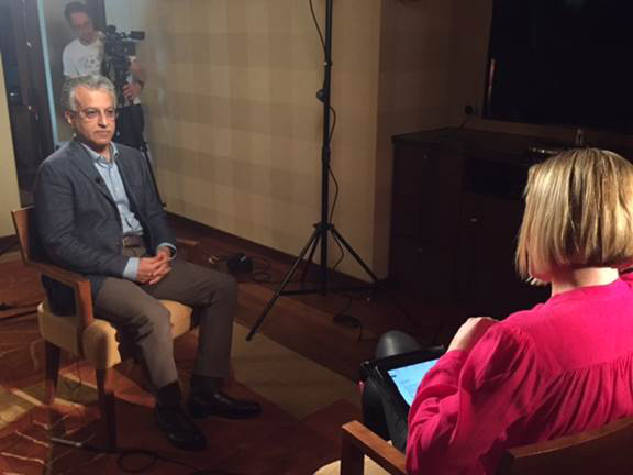CNN Interview mit FIFA-Praesidentschaftskandidat Scheich Salman aus Bahrain CNN Interview mit FIFA-Präsidentschaftskandidat Scheich Salman - Foto: CNN International