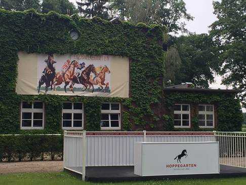 CNN Winning Post: Rennbahn Berlin-Hoppegarten - Foto: CNN International "Winning Post"