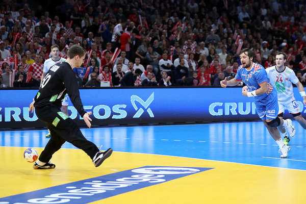 Torbjörn Bergerud Norwegen - Man of the Match) und Zlatko Horvat Kroatien) - Handball WM 2017 Halbfinale: Norwegen bezwang Kroatien in Extra Time - Foto: France Handball Torbjörn Bergerud Norwegen - Man of the Match) und Zlatko Horvat Kroatien) - Handball WM 2017 Halbfinale: Norwegen bezwang Kroatien in Extra Time - Foto: France Handball