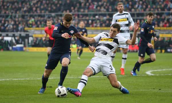 Deutsche Bundesliga, Borussia Mönchengladbach vs. RasenBallsport Leipzig – Timo Werner (RB Leipzig) und Andreas Christensen (Gladbach) - Foto: GEPA pictures/Roger Petzsche Deutsche Bundesliga, Borussia Mönchengladbach vs. RasenBallsport Leipzig – Timo Werner (RB Leipzig) und Andreas Christensen (Gladbach) - Foto: GEPA pictures/Roger Petzsche