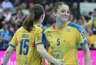 Alexandra Mazzucco (re.) und Tamara Bösch - HC Leipzig unterlag Buxtehuder SV in Handball-Bundesliga - Foto: HC Leipzig Alexandra Mazzucco (re.) und Tamara Bösch - HC Leipzig unterlag Buxtehuder SV in Handball-Bundesliga - Foto: HC Leipzig