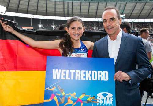 ISTAF 2019: Gerhard Wilhelm mit Weltrekordlerin Gesa Felicitas Krause. Foto: Dirk Lässig