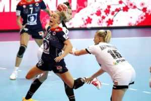 Handball WM 2019 - Stine Oftedal und Kim Naidzinavicius - Deutschland vs. Norwegen - Copyright: IHF