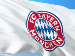 FC Bayern München - Copyright: https://pixabay.com/de/photos/fu%C3%9Fball-soccer-europe-europa-uefa-2697618/ - Lizenz: Pixabay Licence. Bild von  jorono auf Pixabay.