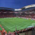 Fußball Bundesliga Stadion - Copyright: https://pixabay.com/de/photos/stadion-feld-ort-fu%c3%9fball-football-77878/ - Lizenz: Pixabay Licence. Bild von David Mark auf Pixabay.