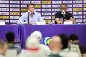 Der Präsident von World Athletics, Sebastian Coe, und der CEO der USATF, Max Siegel, sprechen während der Pressekonferenz zum Ende der Leichtathletik-Weltmeisterschaften Oregon22 am zehnten Tag der Leichtathletik-Weltmeisterschaften Oregon22 im Hayward Field am 24. Juli 2022 in Eugene, Oregon. Copyright: Getty Images for World Athletics