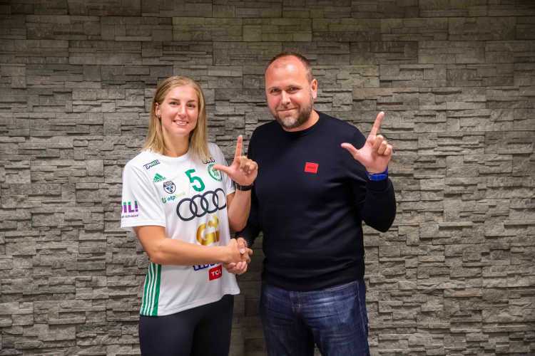 Linn Blohm und Peter Endrödi - Györi Audi ETO KC - Handball Ungarn und EHF Champions League - Copyright: Györi Audi ETO KC Linn Blohm und Peter Endrödi - Györi Audi ETO KC - Handball Ungarn und EHF Champions League - Copyright: Györi Audi ETO KC