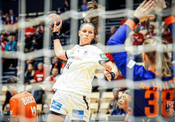 Handball WM 2023 Frauen - Xenia Smits - Deutschland vs. Niederlande am 17.12.2023 in Herning - Copyright: © IHF