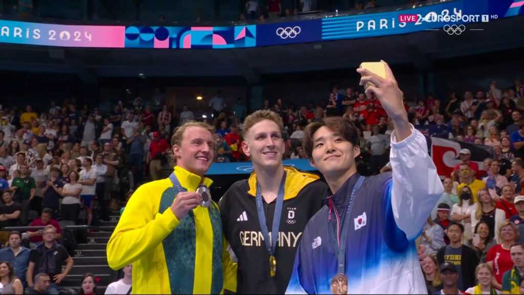 Olympia Paris 2024 Schwimmen Lukas Märtens Siegerehrung - Copyright: Eurosport Olympia Paris 2024 Schwimmen Lukas Märtens Siegerehrung - Copyright: Eurosport