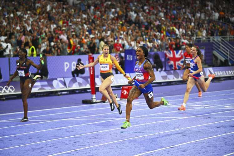 Olympia Paris 2024 Leichtathletik 4 mal 100 Meter Staffel Frauen am 9. August 2024 im Stade de France - Copyright: Mattia Ozbot für World Athletics