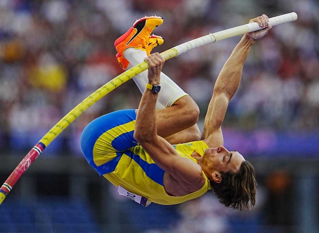 Olympia Paris 2024 Olympics Leichtathletik Armand Duplantis mit Weltrekord von 6,25 Meter am 05.08.2024 im Stade de France - Copyright: Christel Saneh für World Athletics Olympia Paris 2024 Olympics Leichtathletik Armand Duplantis mit Weltrekord von 6,25 Meter am 05.08.2024 im Stade de France - Copyright: Christel Saneh für World Athletics