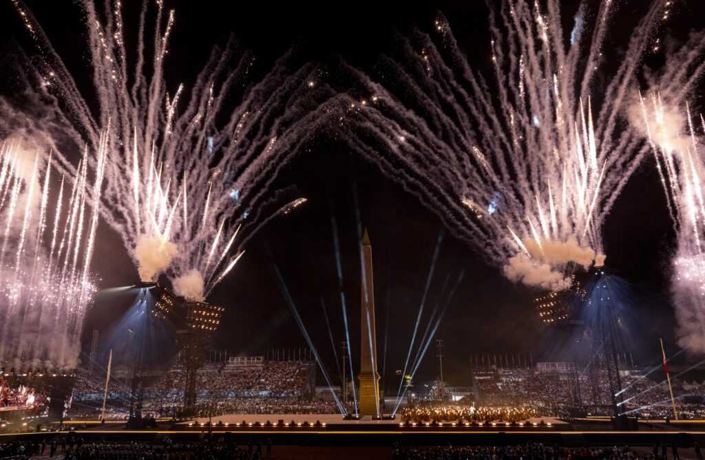 Paralympics Paris 2024 Eröffnungsfeier - Feuerwerkskörper, die während der Eröffnungsfeier der Paralympischen Spiele 2024 in Paris über dem Place de la Concorde gezündet wurden - Copyright Foto: OIS/IOC/Joel Marklund Paralympics Paris 2024 Eröffnungsfeier - Feuerwerkskörper, die während der Eröffnungsfeier der Paralympischen Spiele 2024 in Paris über dem Place de la Concorde gezündet wurden - Copyright Foto: OIS/IOC/Joel Marklund