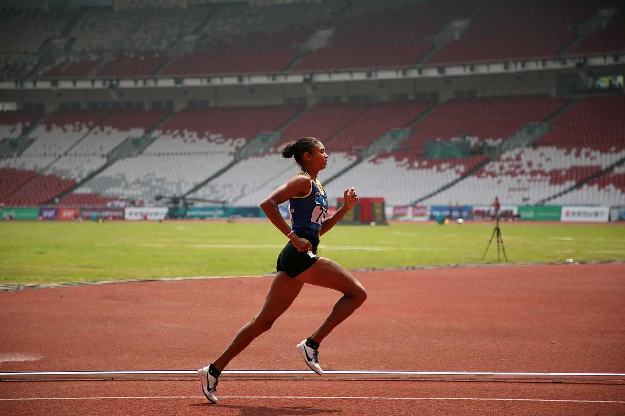 Bewegung Sport Leistung Laufen - Copyright: https://pixabay.com/photos/woman-runner-sport-running-run-5605529/. Lizenz: Kostenlose Pixabay Licence. Bild von Mahmur Marganti von Pixabay.
